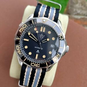 007 "No Time To Die" NH35 24j powered custom watch, Auto, Solid, like new! A+